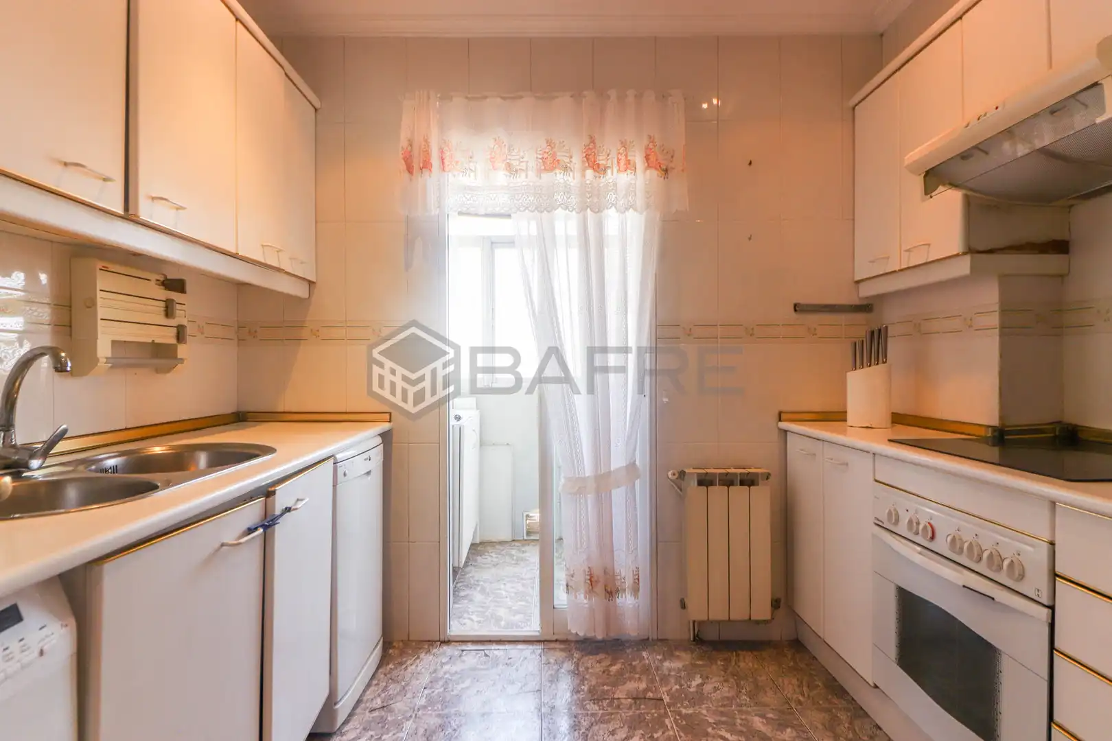 Kitchen of Flat for sale in Madrid  with Air Conditioner, Heating and Private garden