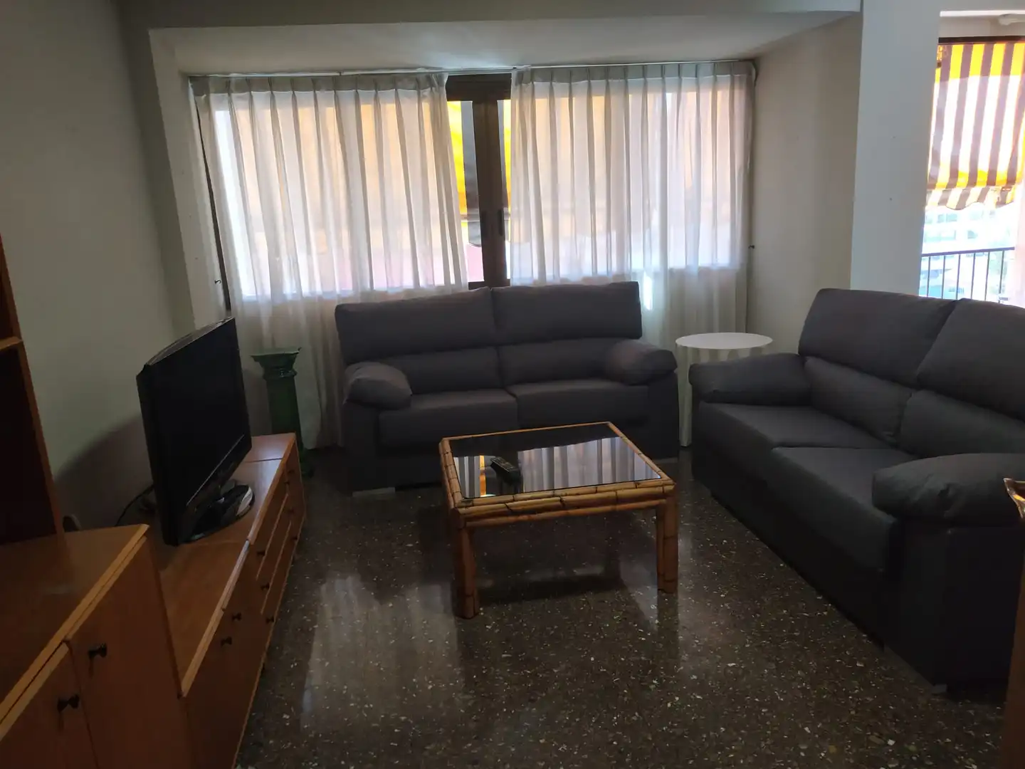 Sala de estar de Piso de alquiler en Valencia con Amueblado, Horno y Lavadora