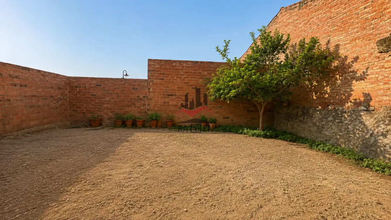 Terrassa de Casa adosada en venda en Riumors