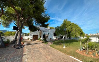 Vista exterior de Casa o xalet en venda en Benicasim / Benicàssim amb Terrassa