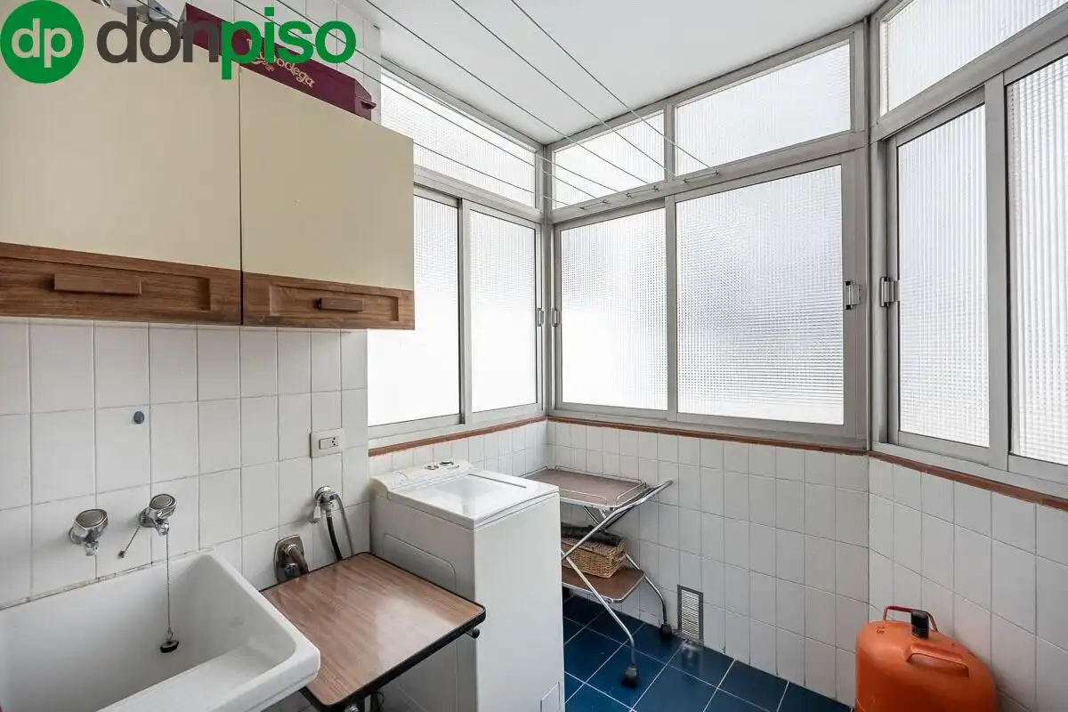 Kitchen of Flat for sale in Granada  with Air Conditioner, Heating and Terrace