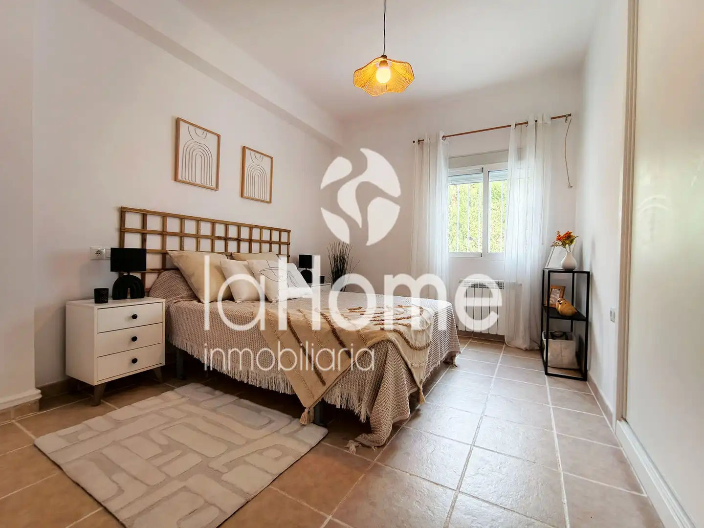 Sala d'estar de Casa o xalet en venda en L'Eliana amb Calefacció, Jardí privat i Terrassa