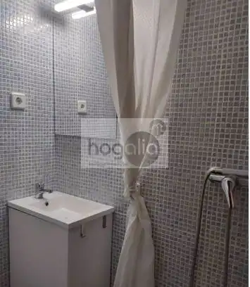 Bathroom of Flat for rent in Sevilla  with Air Conditioner, Furnished and Balcony