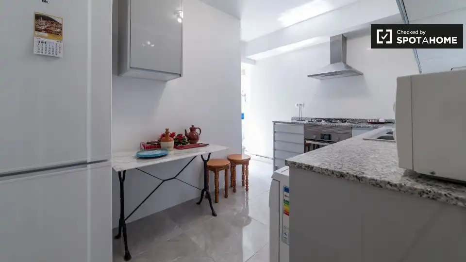 Cocina de Piso de alquiler en Valencia con Aire acondicionado, Calefacción y Amueblado