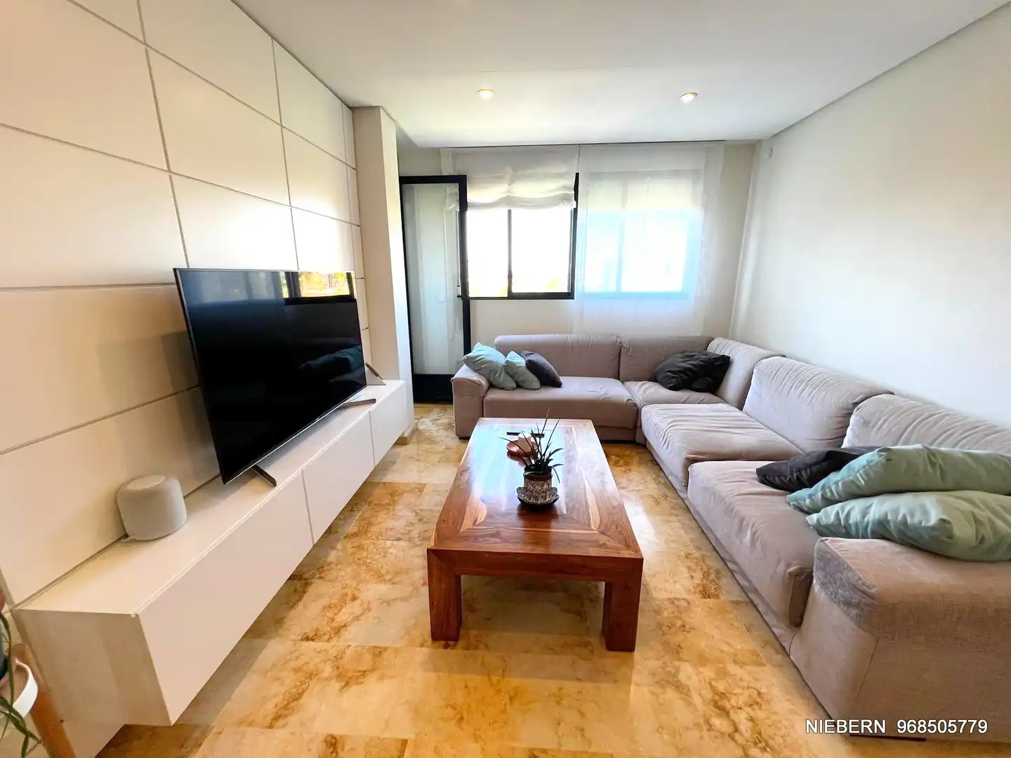 Wohnung zur Miete in Avenida Reina Victoria Eugenia, Alameda