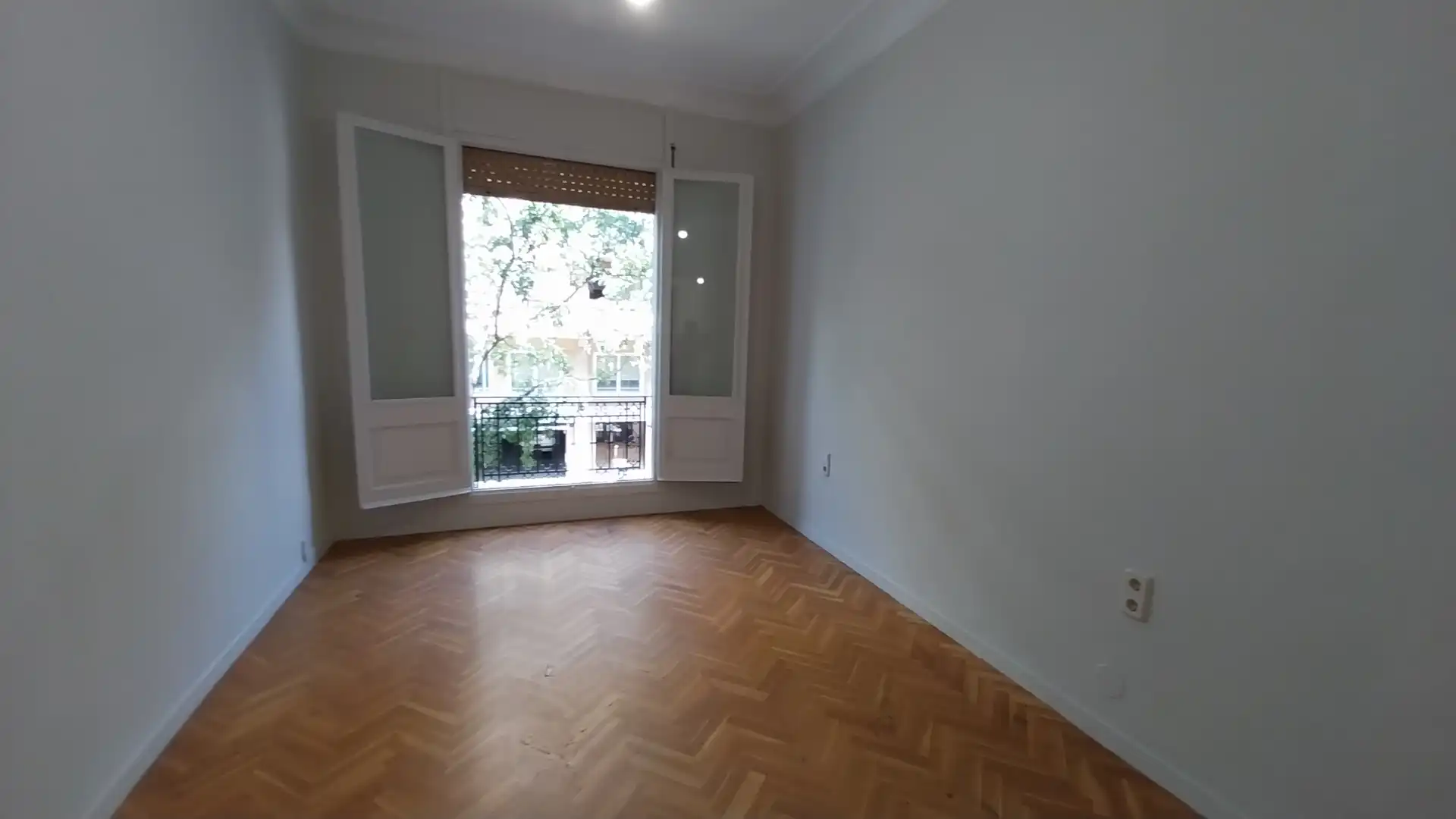 Dormitori de Pis de lloguer en Barcelona amb Calefacció, Parquet i Forn