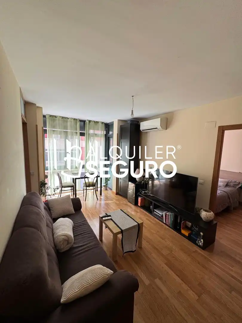 Sala d'estar de Pis de lloguer en Madrid amb Aire condicionat, Calefacció i Piscina