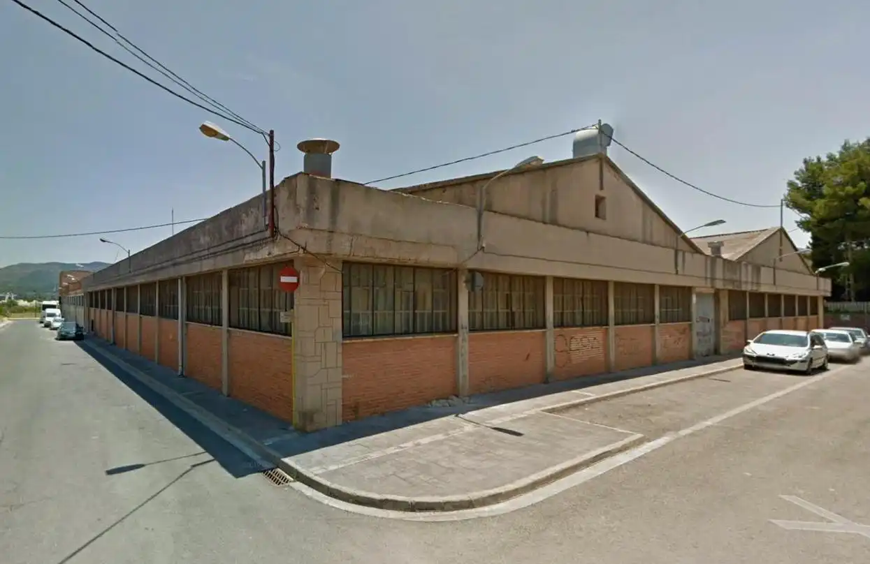 Vista exterior de Nave industrial en venta en Canals
