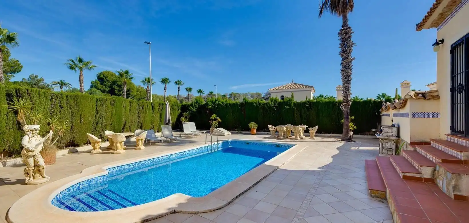 Piscina de Casa o xalet en venda en Orihuela amb Aire condicionat, Calefacció i Jardí privat
