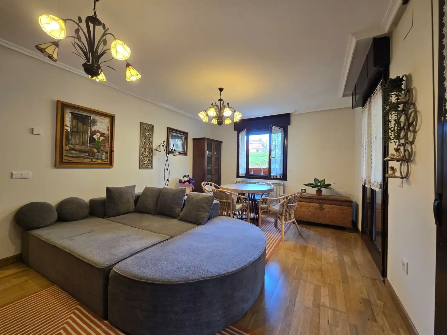 Sala de estar de Piso en venta en Llanes con Calefacción, Terraza y Trastero