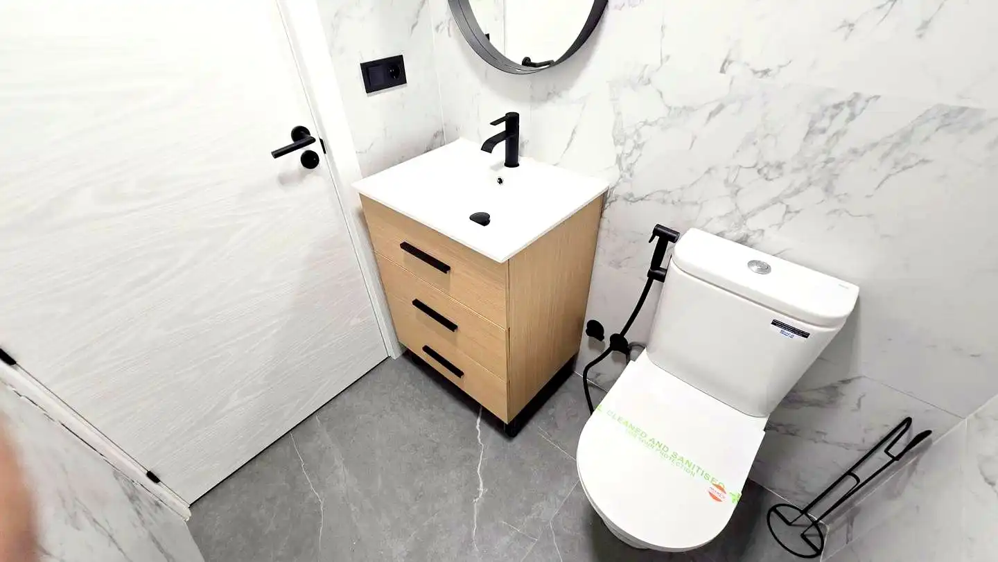 Badezimmer von Wohnung zur Miete in Gandia mit Klimaanlage, Terrasse und Möbliert