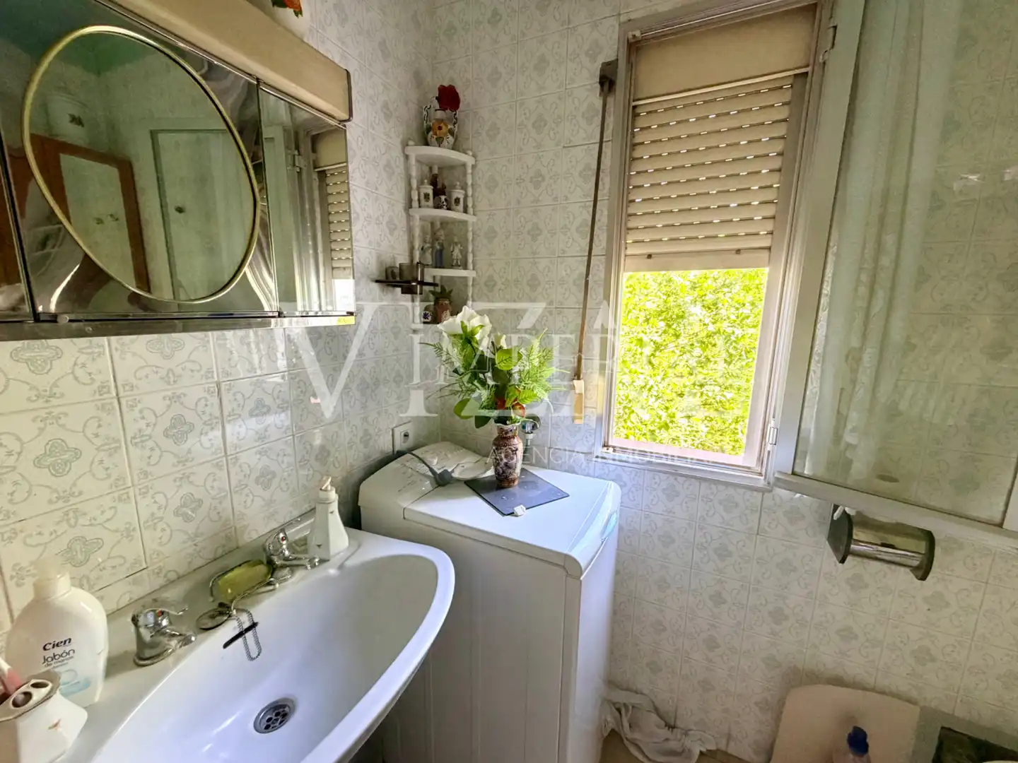 Bathroom of Flat for sale in Toledo  with Balcony