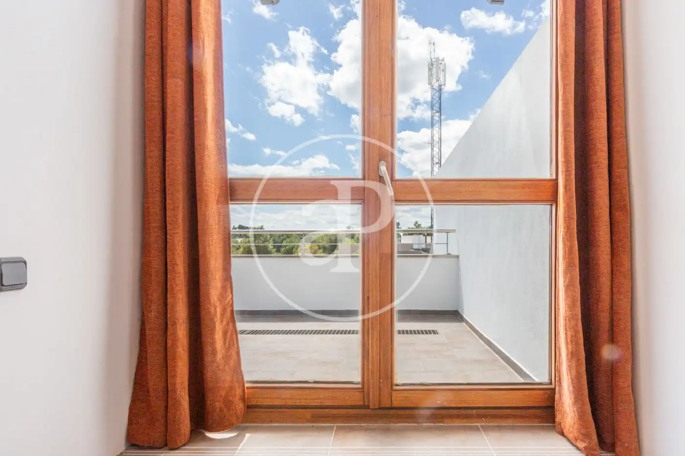 Balcony of Houses for sale in Chiva  with Air Conditioner, Heating and Private garden