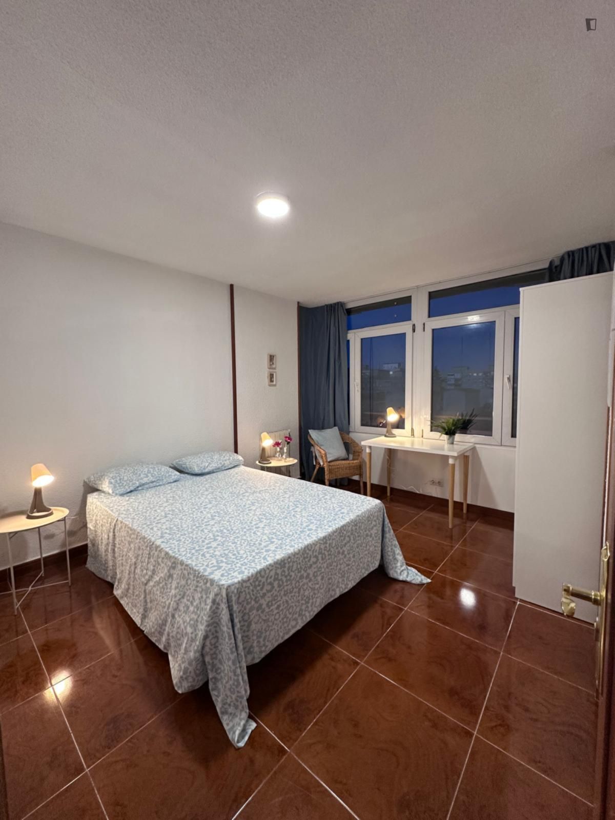 Habitación de Apartamento para compartir en Alcalá de Henares con Amueblado, Horno y Lavadora