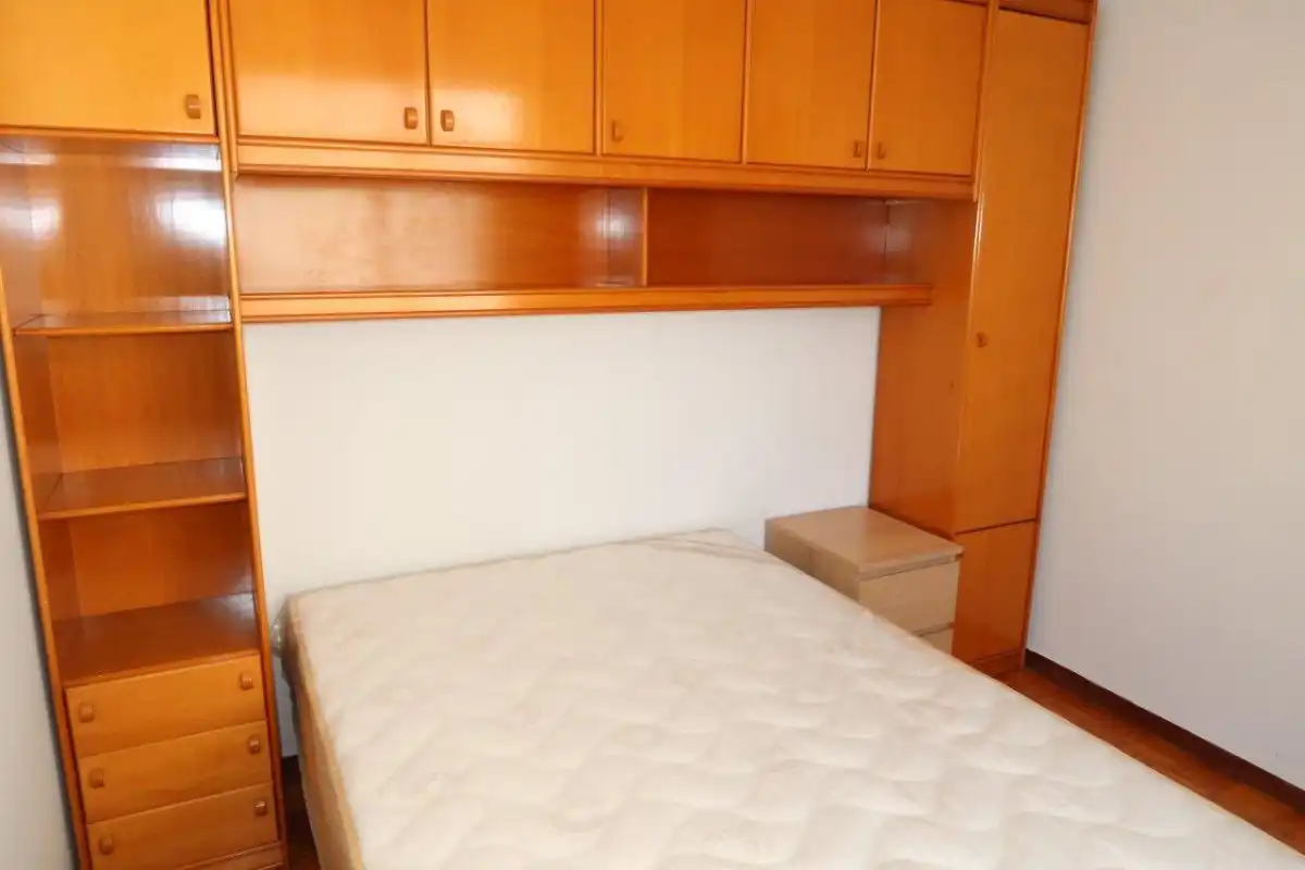 Schlafzimmer von Wohnung zur Miete in A Coruña Capital  mit Parkett