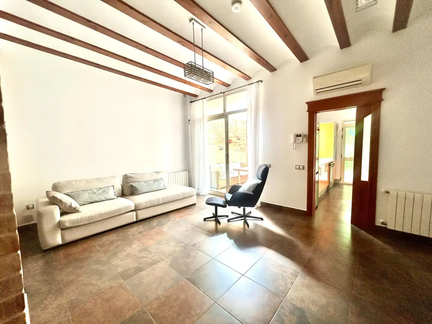 Wohnzimmer von Haus oder Chalet zur Miete in Rafelbuñol / Rafelbunyol mit Klimaanlage, Heizung und Privatgarten