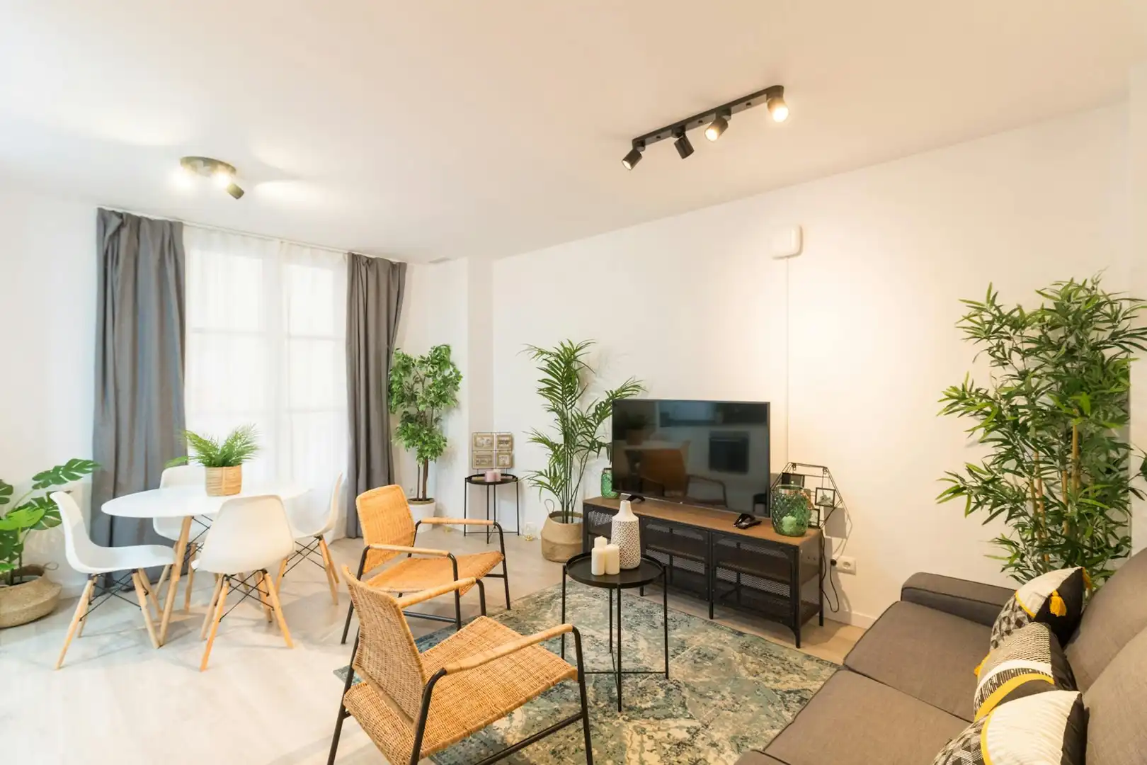 Living room of Flat for rent in Barcelona  with Air Conditioner, Heating and Furnished