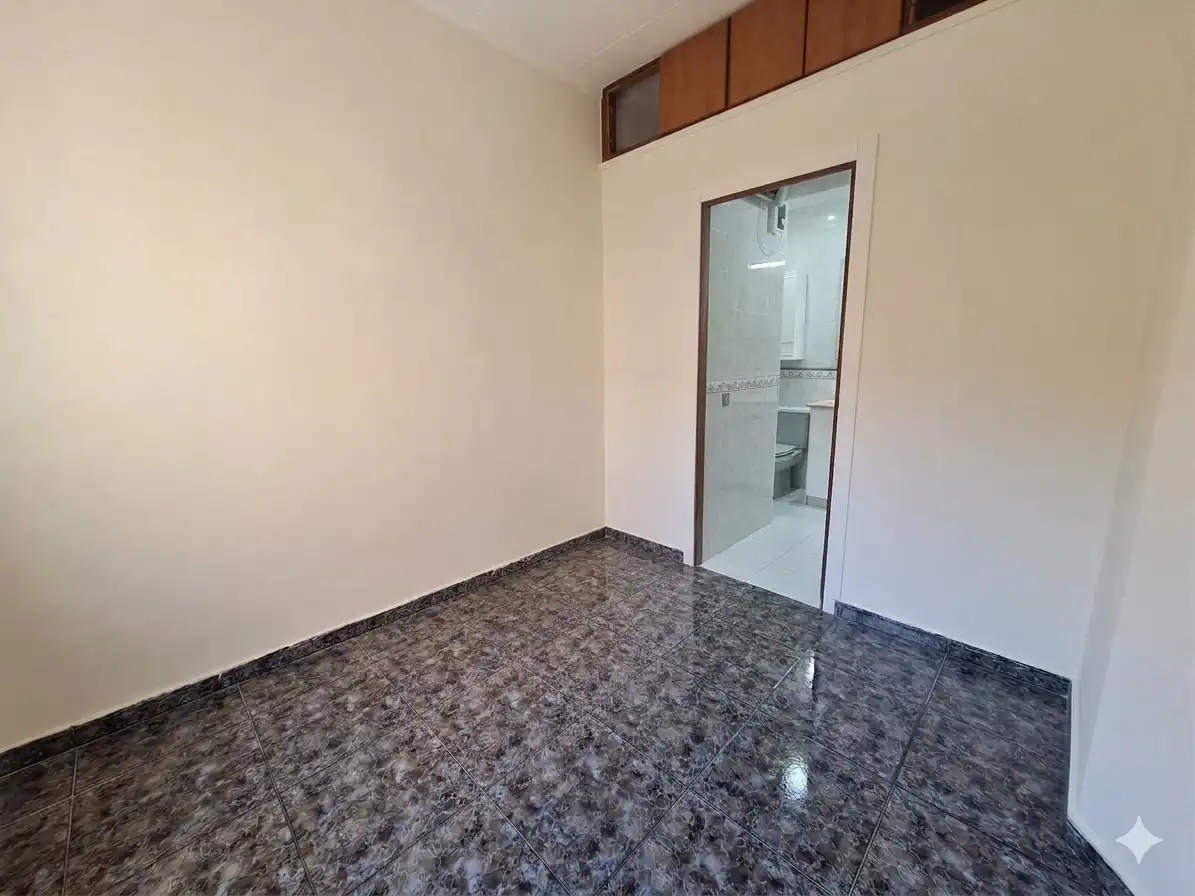 Terrasse von Wohnung zum Verkauf in Barcelona mit Ofen und Waschmaschine
