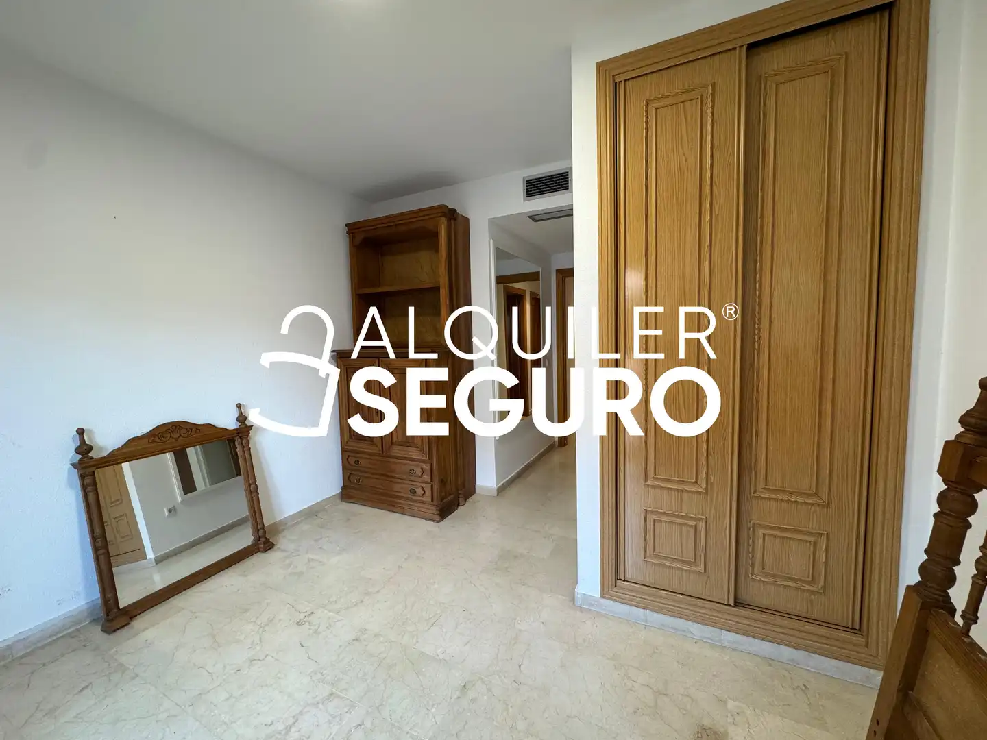 Habitación de Piso de alquiler en Málaga con Aire acondicionado, Terraza y Amueblado