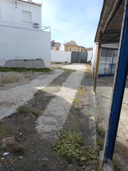 Vista exterior de Nave industrial de alquiler en Lucena
