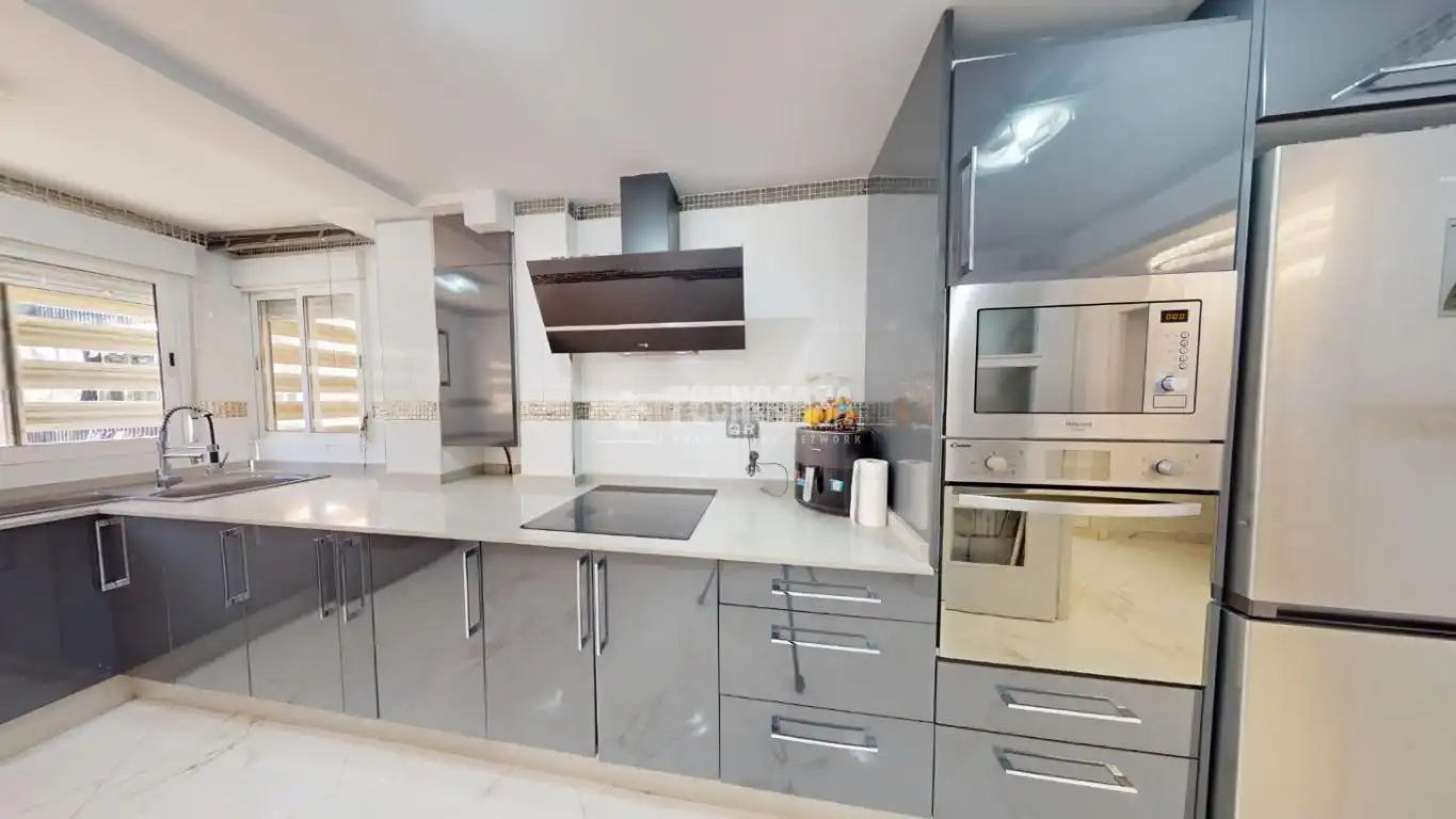 Cocina de Piso en venta en Valencia con Calefacción