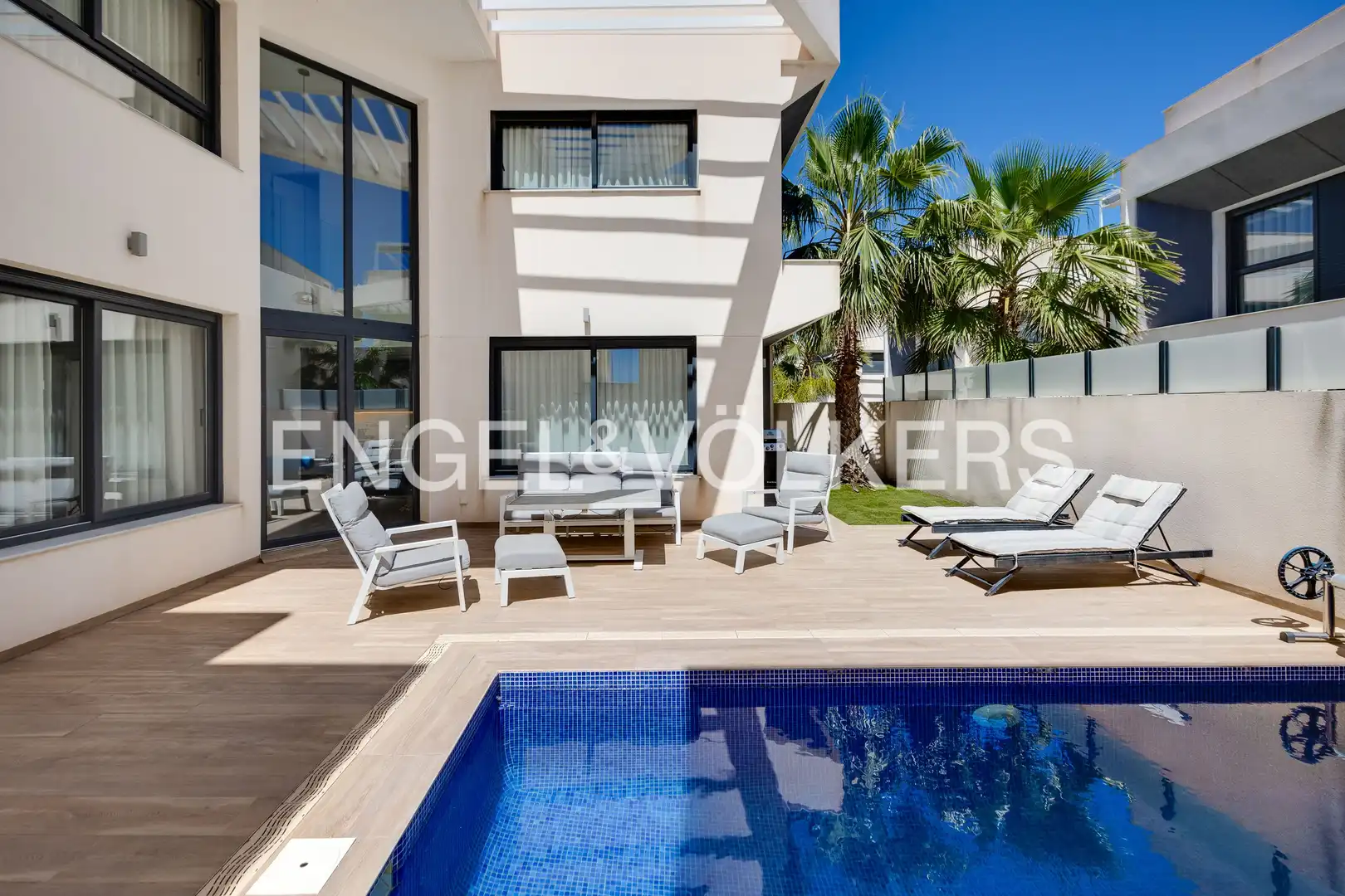 Piscina de Casa o chalet en venta en Torrevieja con Aire acondicionado, Calefacción y Jardín privado