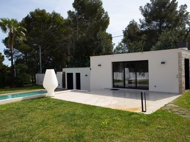 Casa amb jardí en venda a La Xara - La Sella