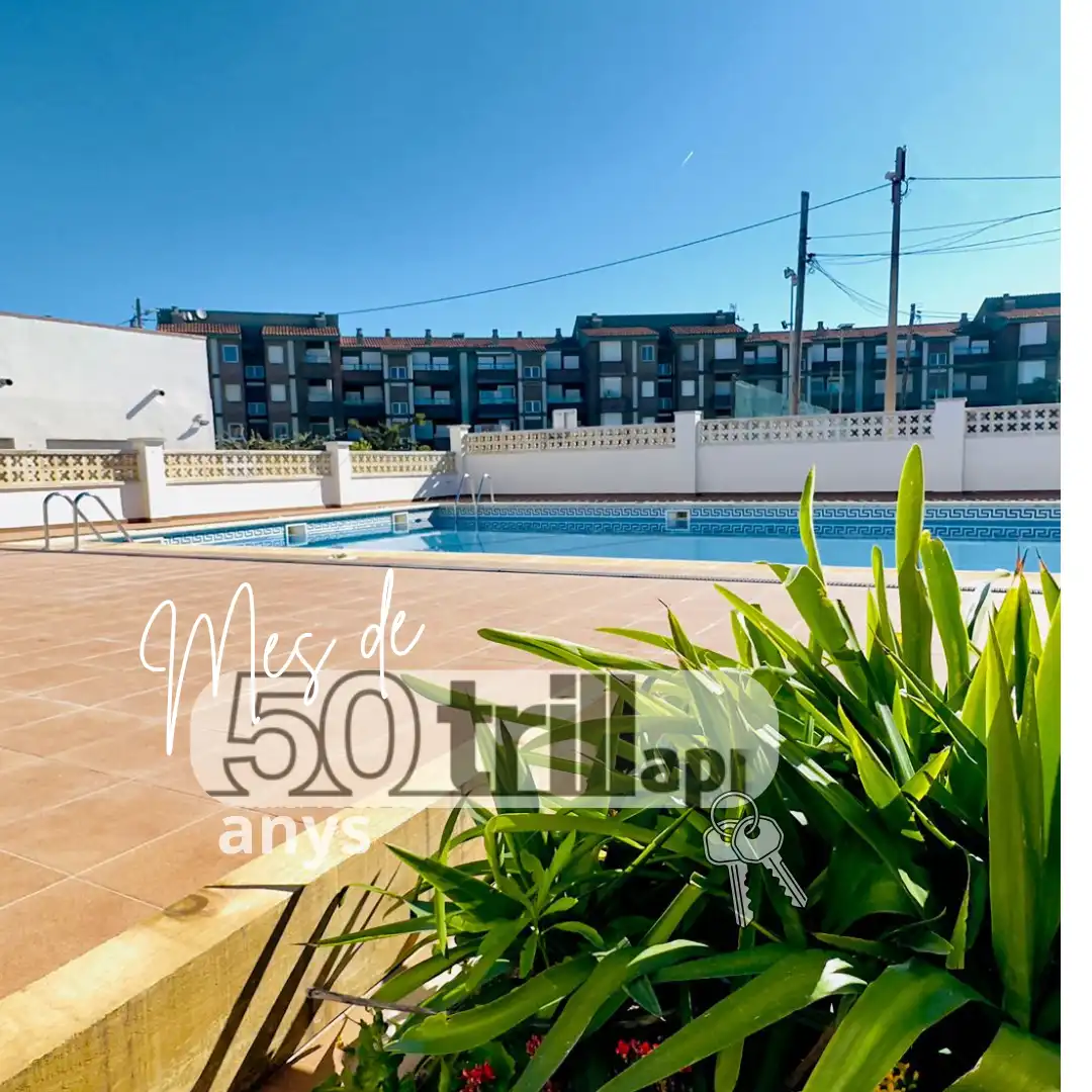 Piscina de Dúplex en venta en L'Estartit con Aire acondicionado, Calefacción y Terraza