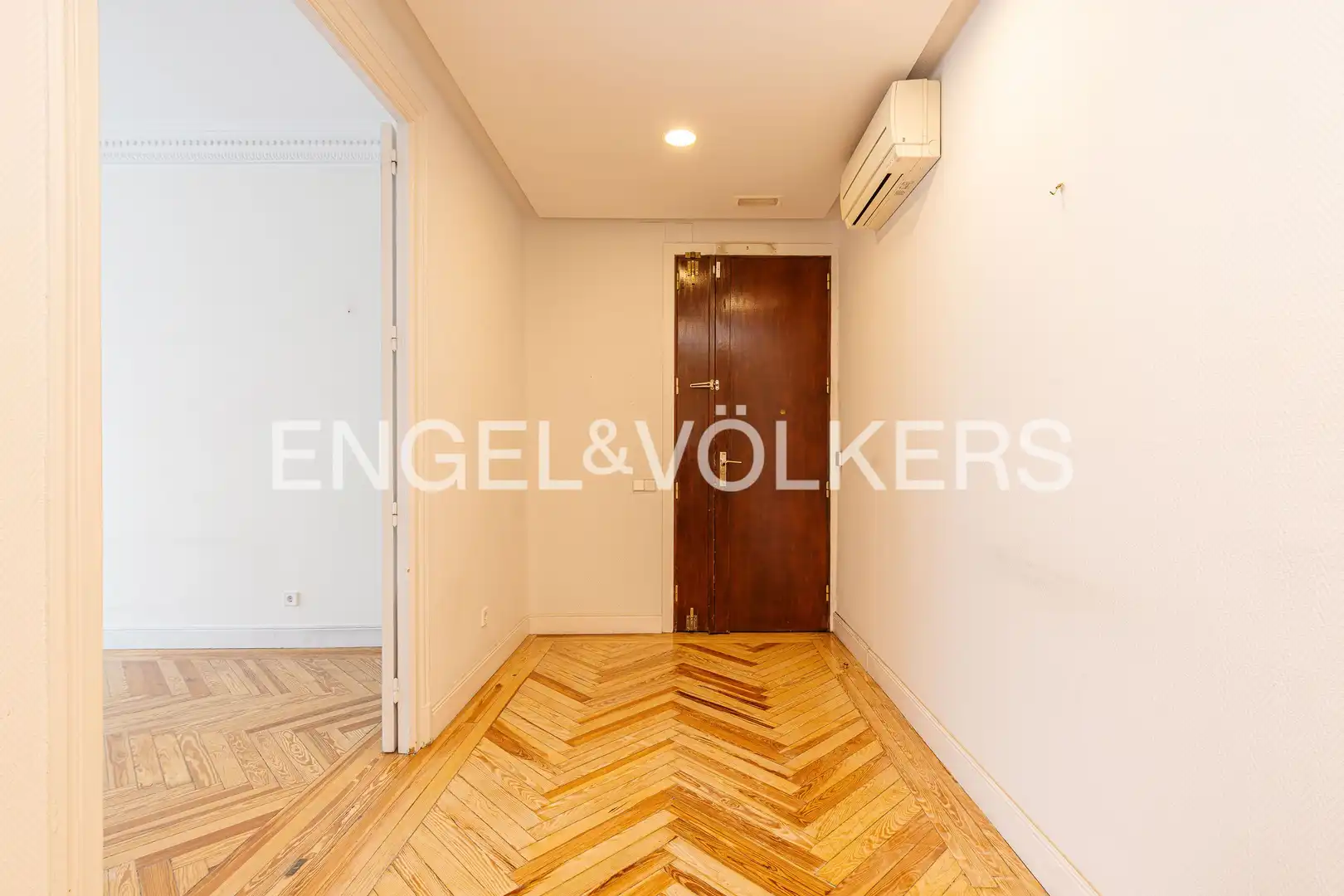 Piso en venta en Madrid con Calefacción, Trastero y Balcón