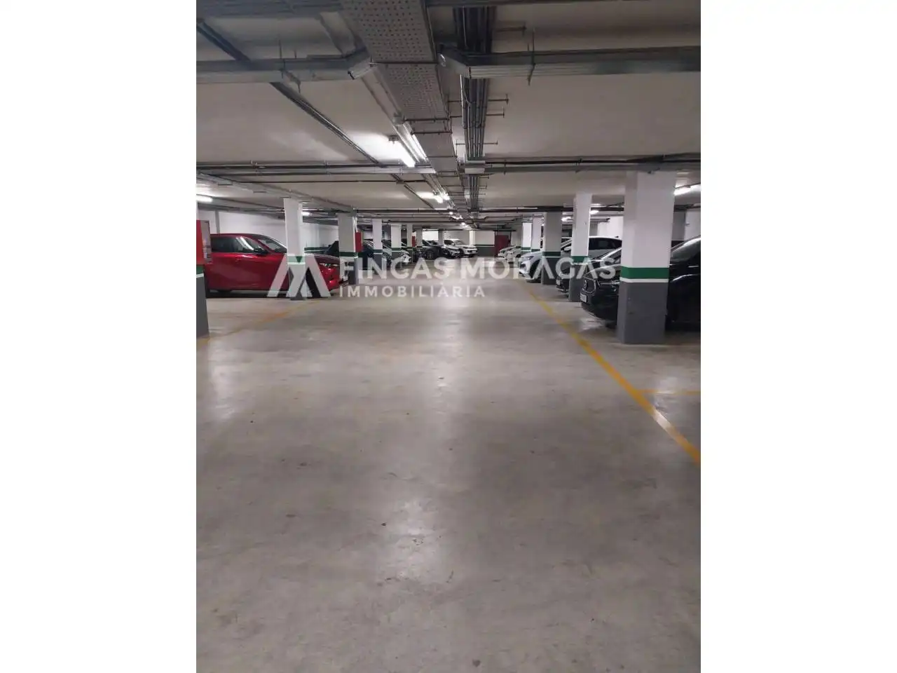 Aparcament de Garatge en venda en Sant Cugat del Vallès amb Alarma