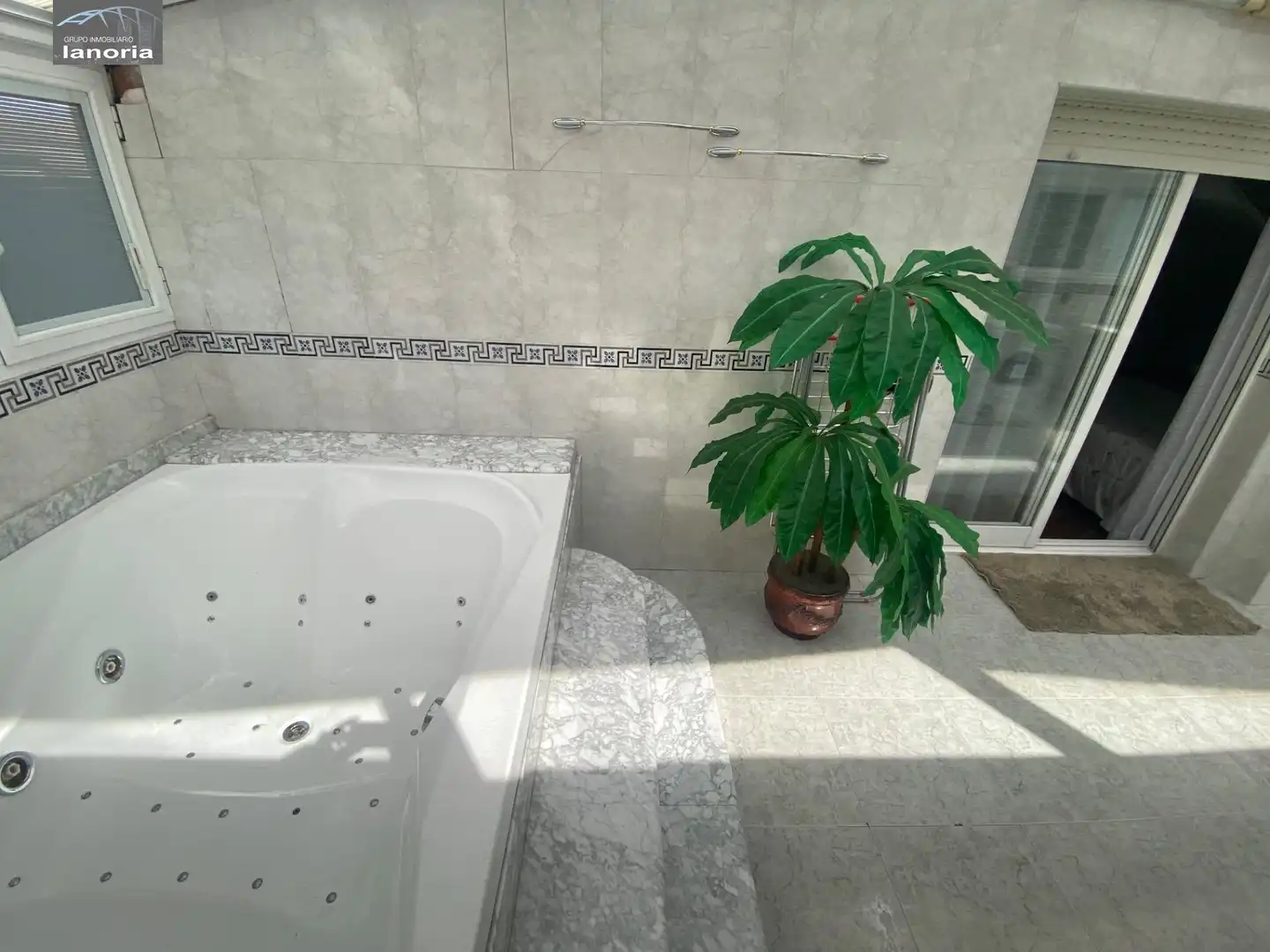 Bathroom of Detached homes for sale in Albacete  with Air Conditioner, Heating and Parquet flooring