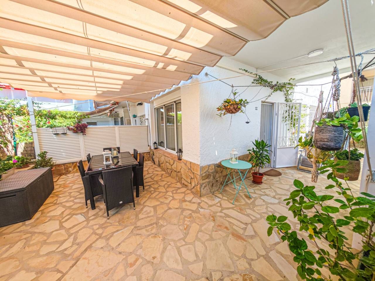 Jardí de Apartament de lloguer en Cambrils amb Aire condicionat, Calefacció i Jardí privat