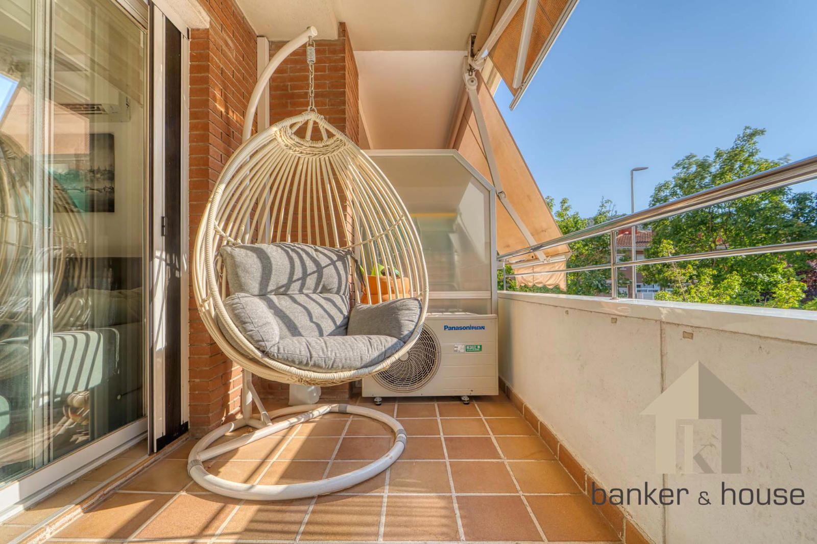Balcony of Flat for sale in Cerdanyola del Vallès  with Air Conditioner, Heating and Parquet flooring