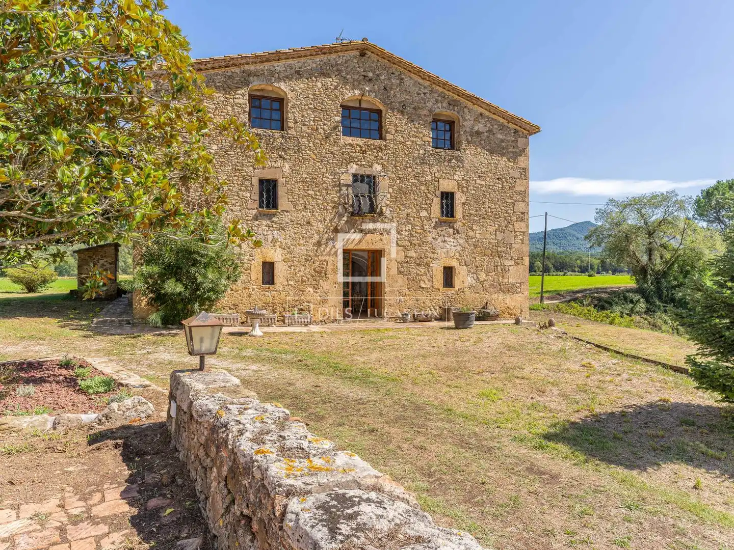Casa rústica amb terrassa en venda a Banyoles, imagen 3