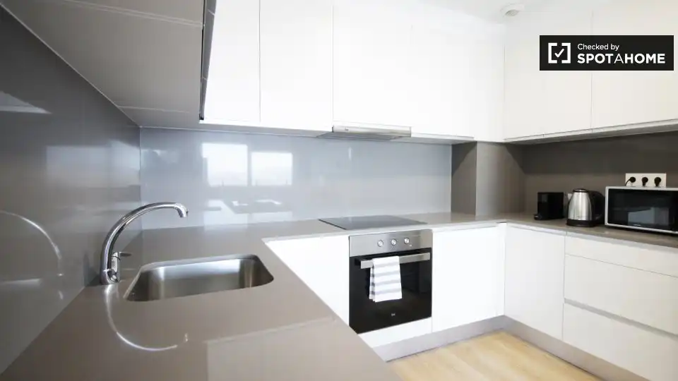 Cocina de Piso de alquiler en Barcelona con Aire acondicionado, Calefacción y Amueblado
