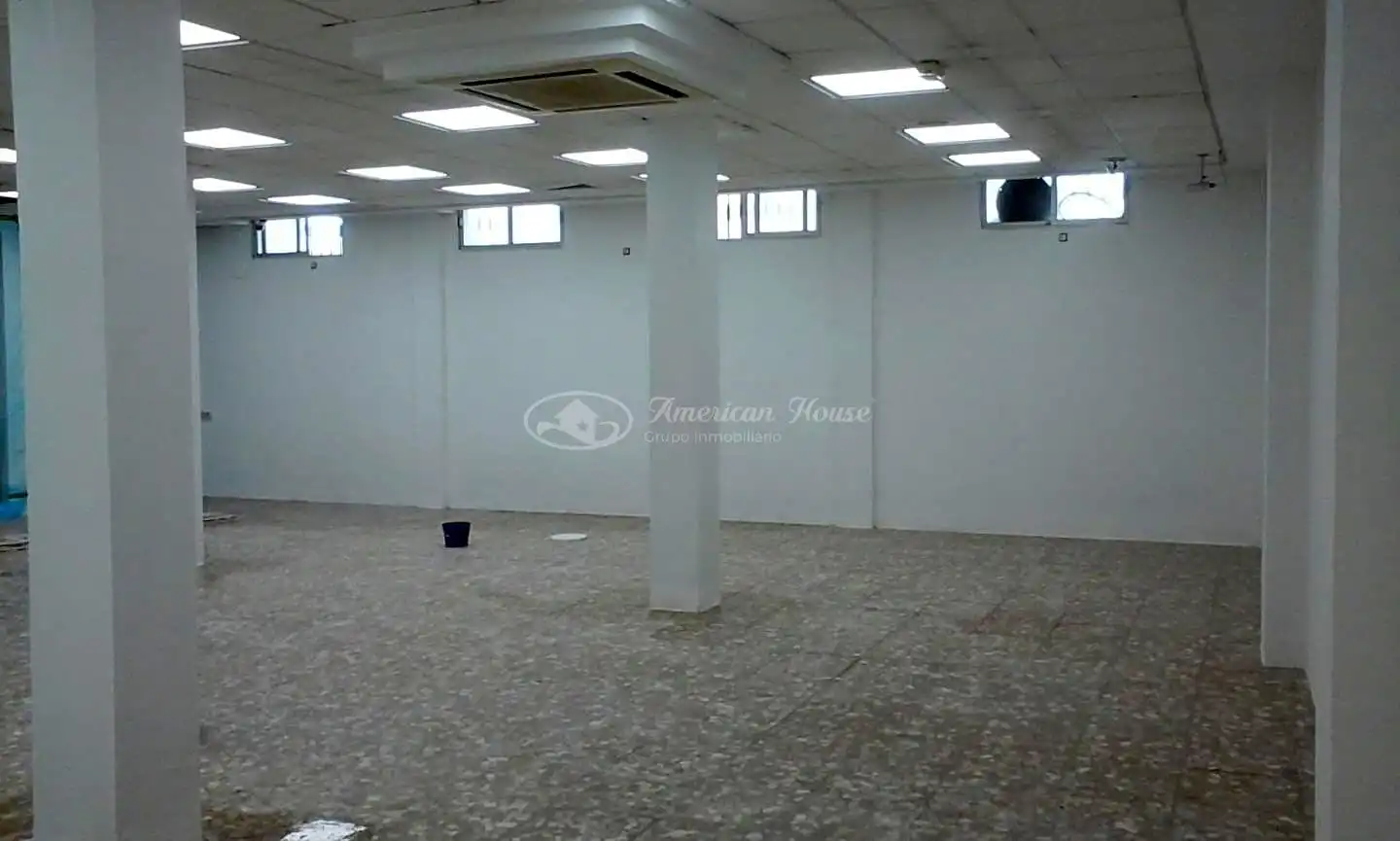 Local comercial de lloguer a Calle Iro, imagen 5