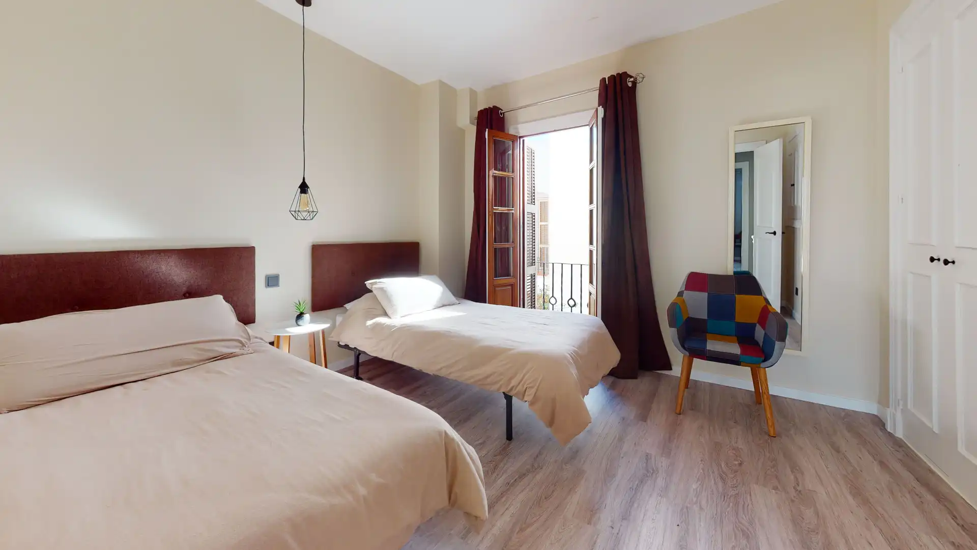Habitación de Casa adosada de alquiler en Estepona con Aire acondicionado, Calefacción y Terraza
