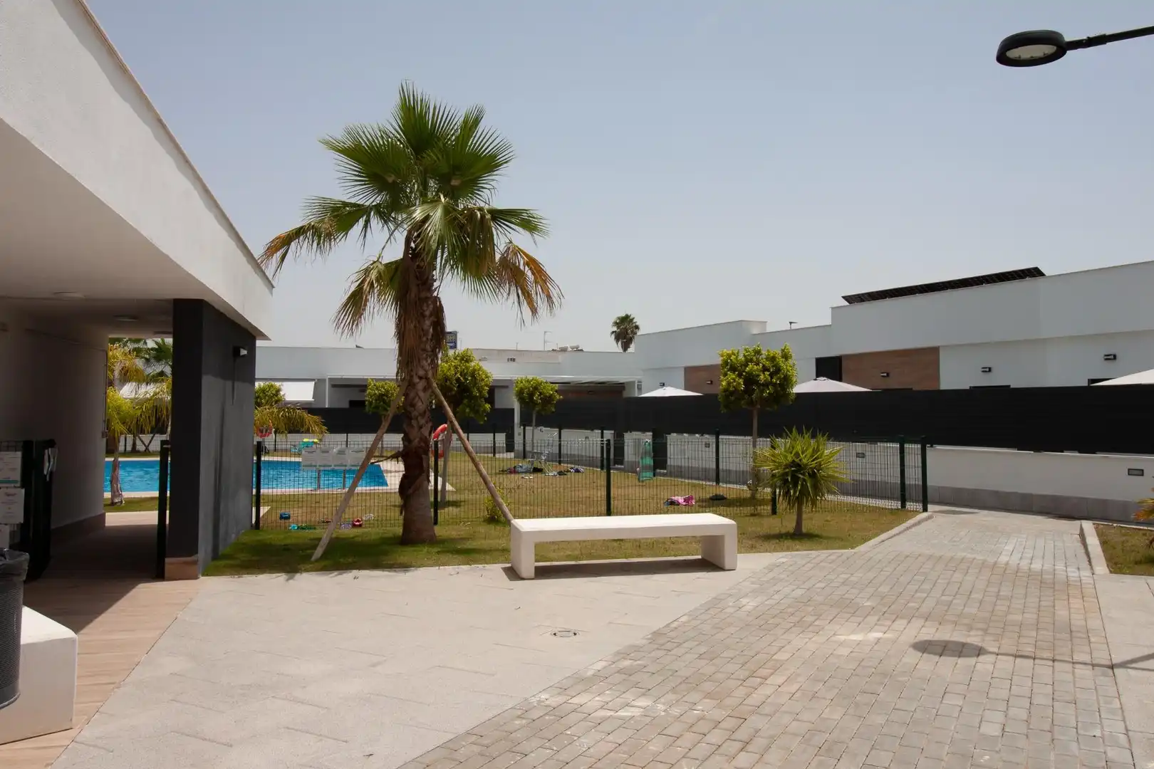 Piscina de Piso de alquiler en La Rinconada con Aire acondicionado, Jardín privado y Terraza