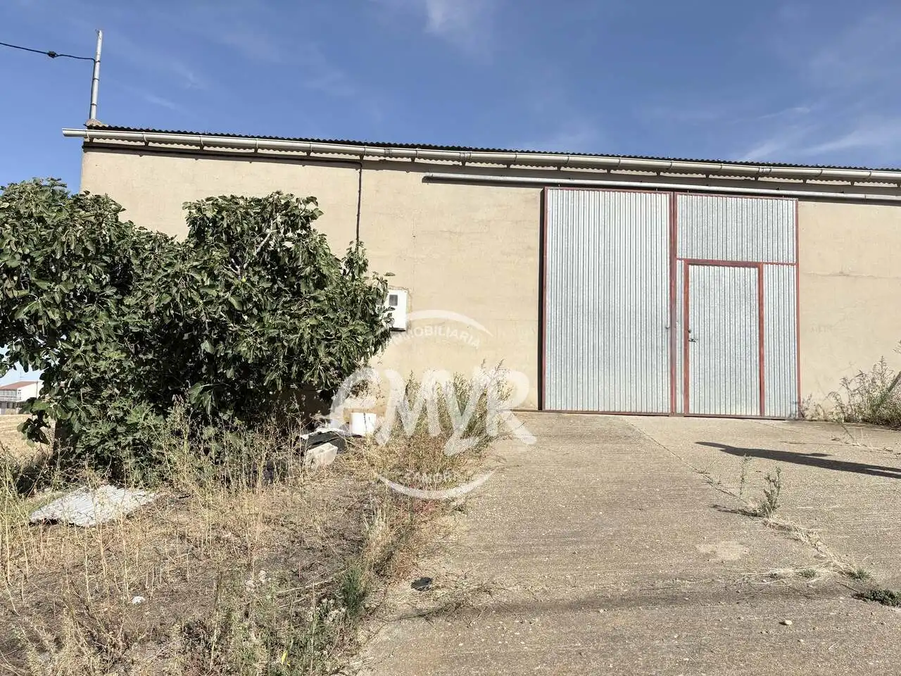 Außenansicht von Fabrikhallen zur Miete in Morales de Valverde, Zamora