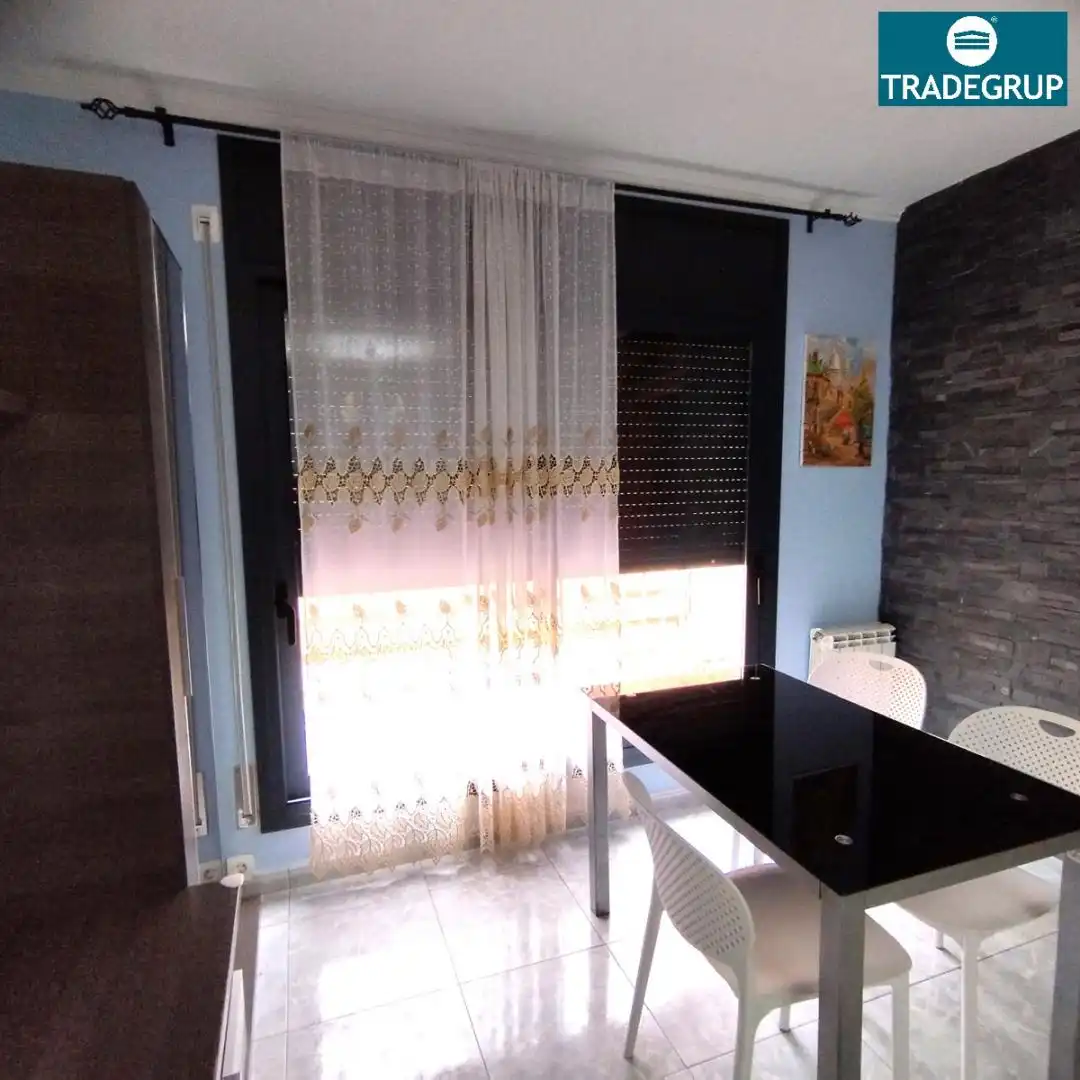 Habitación de Piso en venta en Igualada con Calefacción, Terraza y Amueblado