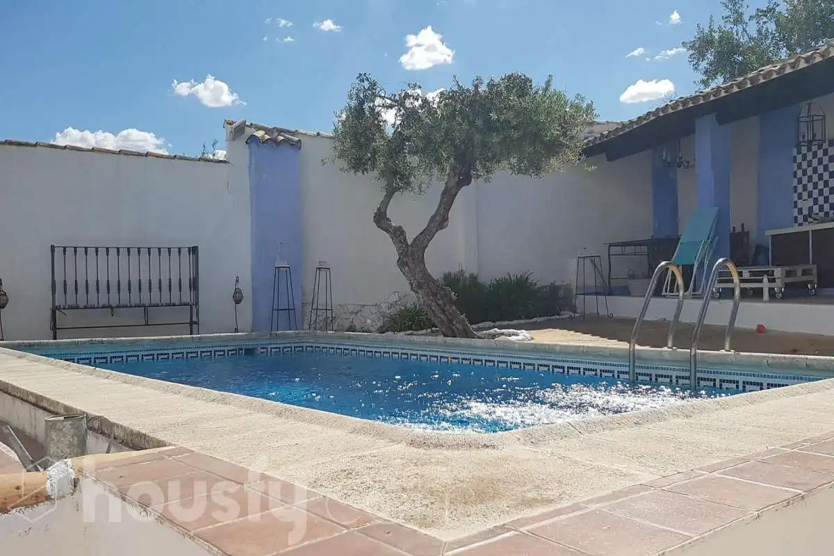 Piscina de Casa o chalet en venta en Priego de Córdoba con Aire acondicionado, Calefacción y Jardín privado