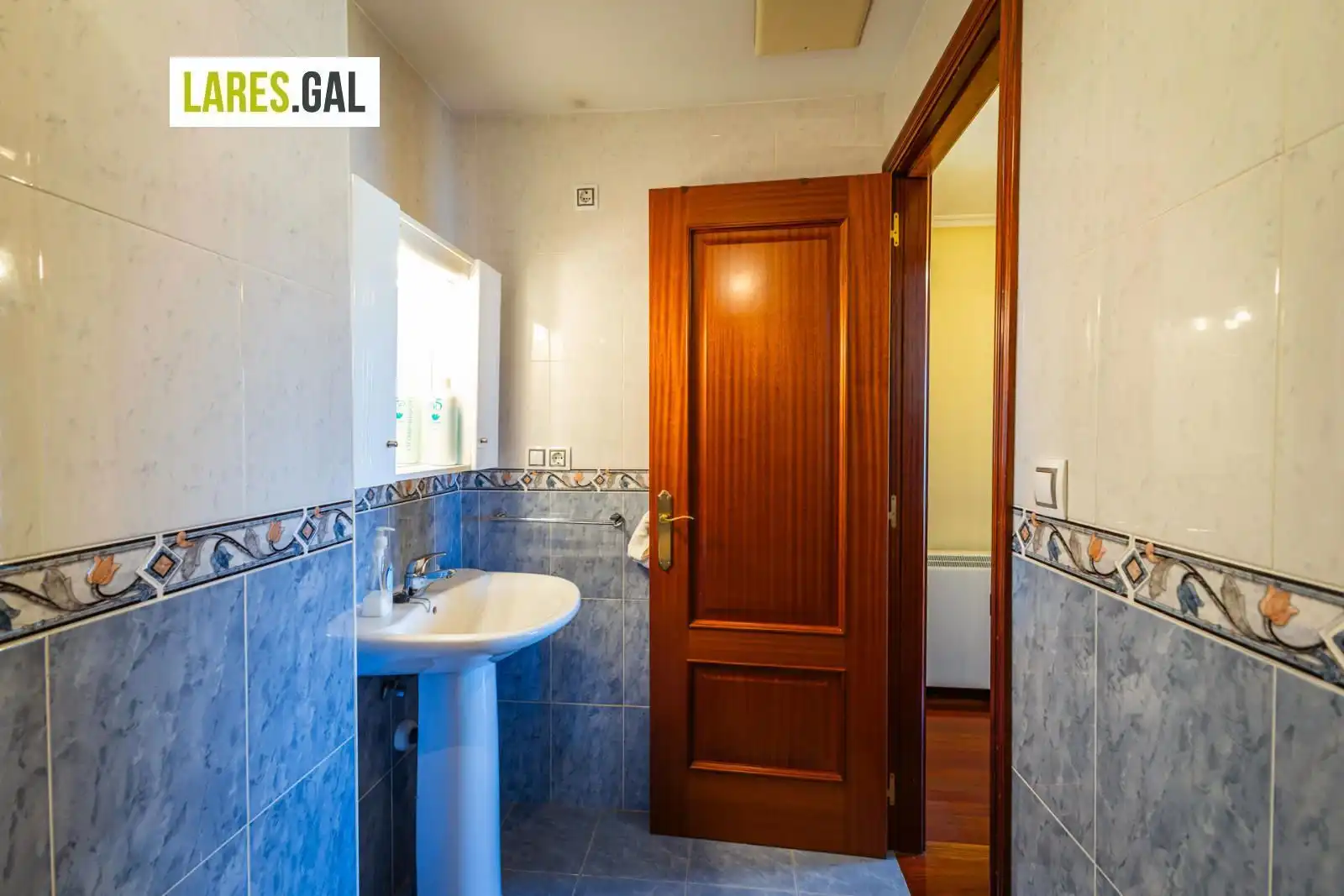 Baño de Apartamento en venta en Moaña con Calefacción, Trastero y Amueblado