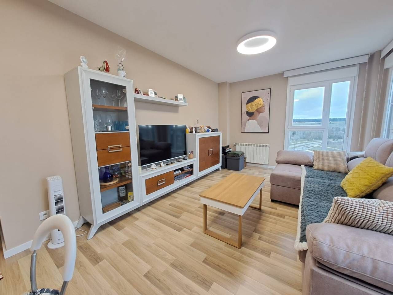 Living room of Flat for sale in Burgos Capital  with Heating, Storage room and Community pool