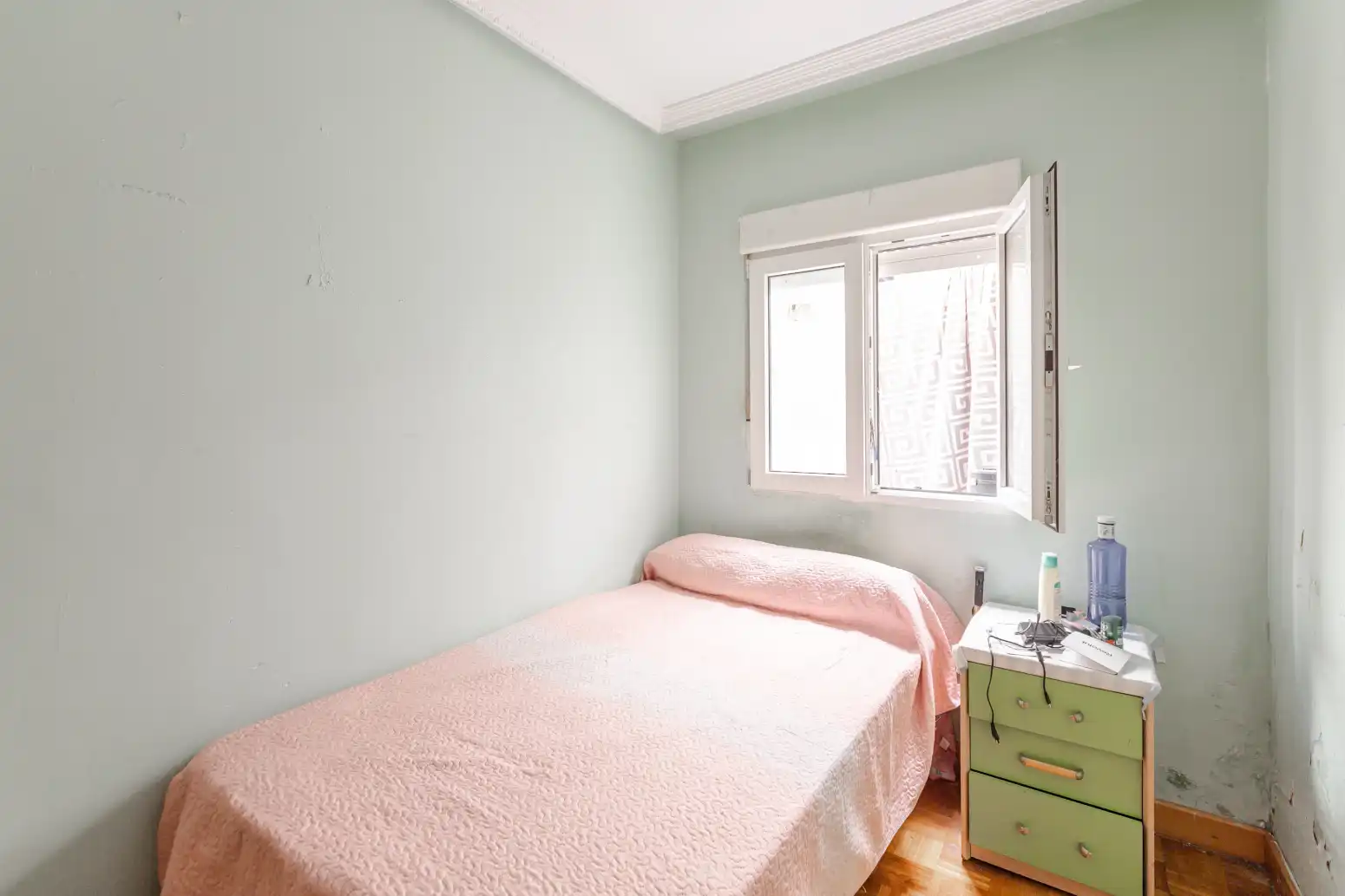 Habitación de Piso en venta en  Pamplona / Iruña con Calefacción y Terraza