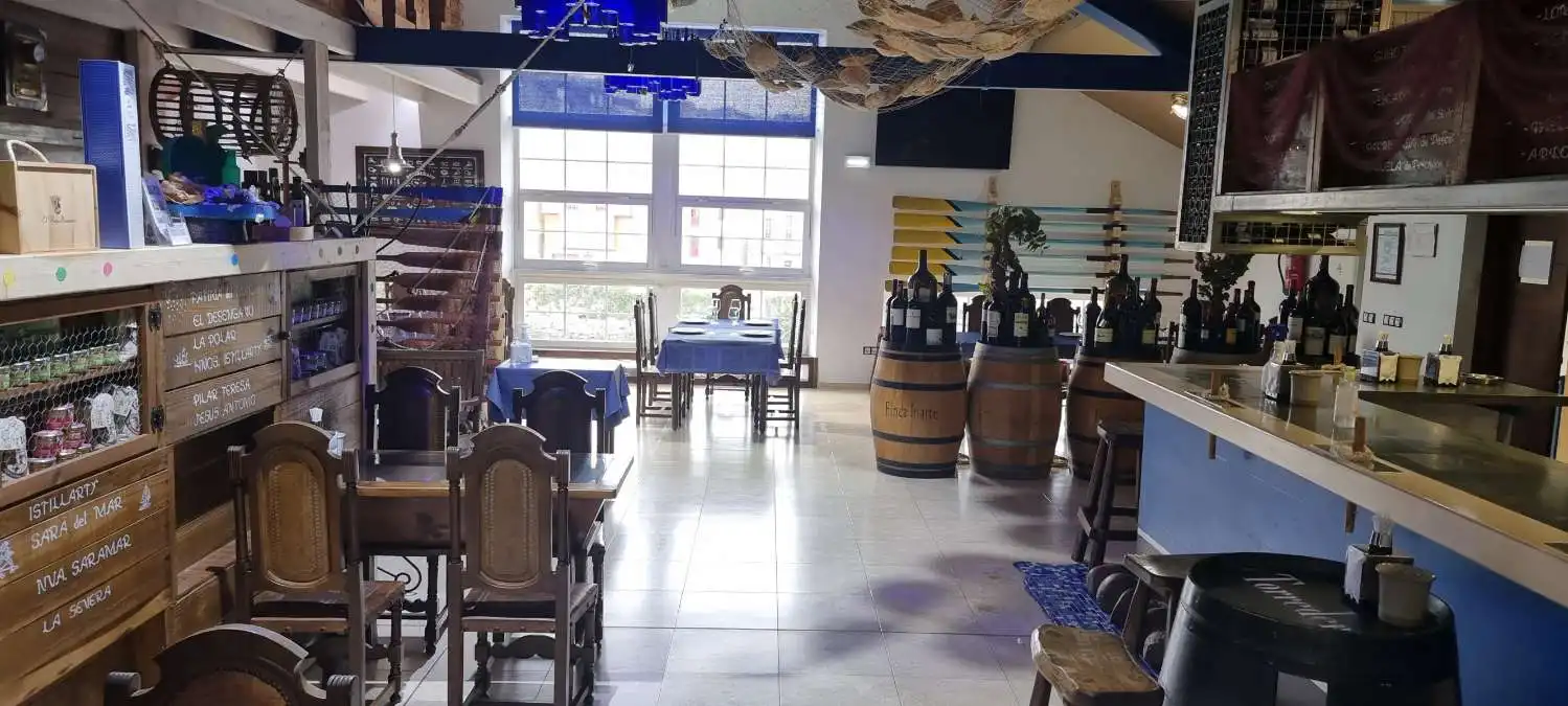 Local en venda en Navia amb Moblat