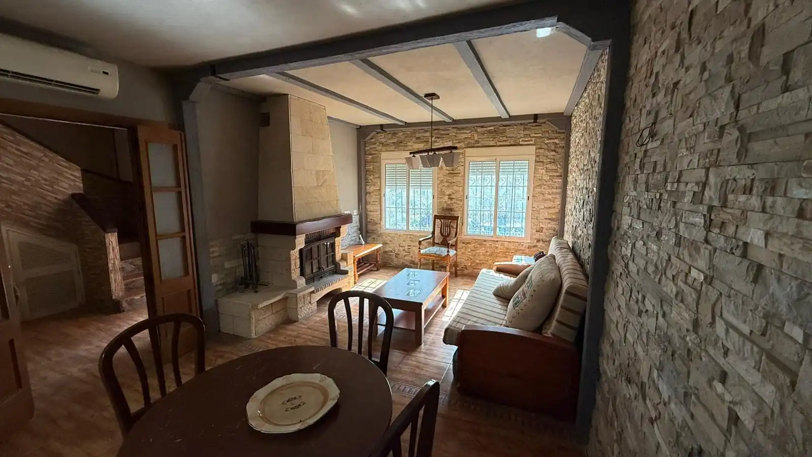 Sala de estar de Casa adosada en venta en Chiclana de la Frontera con Aire acondicionado y Trastero