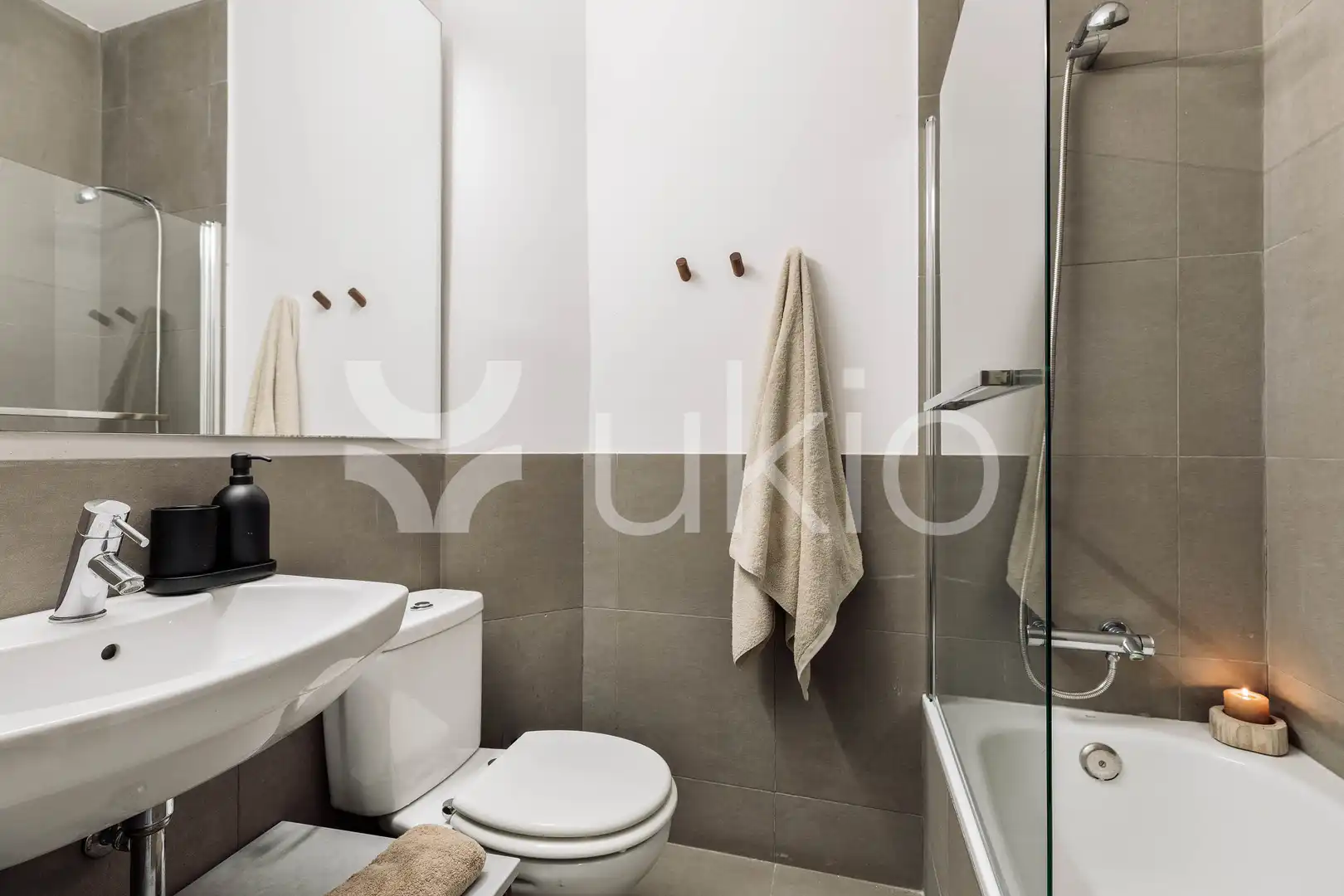 Apartamento con terraza en alquiler en Carrer de Casp, imagen 17