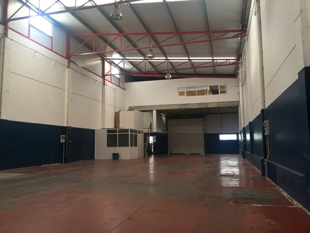 Industrial buildings to rent in Carballo
