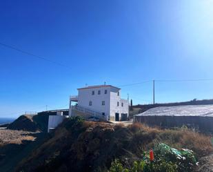 Außenansicht von Country house zum verkauf in Algarrobo mit Terrasse
