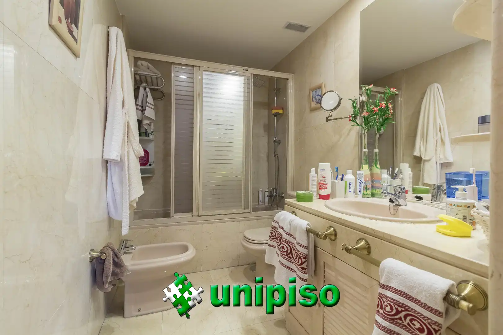 Badezimmer von Maisonette zum Verkauf in Leganés mit Klimaanlage, Heizung und Parkett